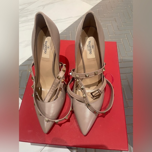 PINK VALENTINO STUD HEELS WITH STRAP - Picture 8 of 8